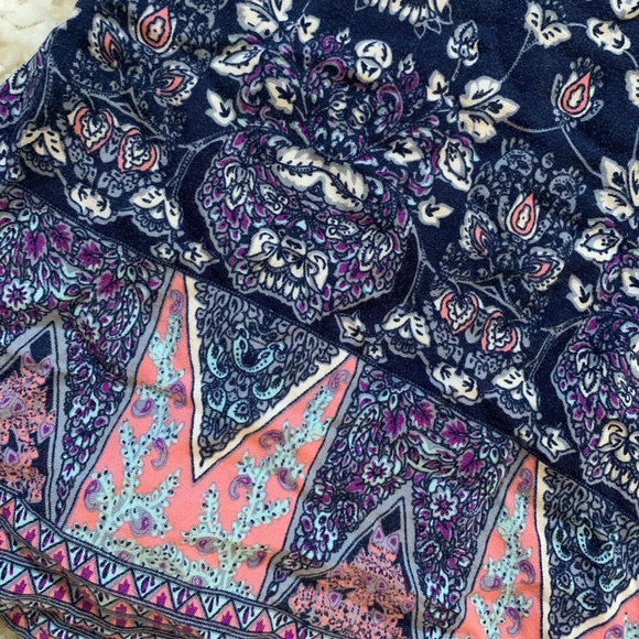 Patterned Tank Top - Picture 3 of 3